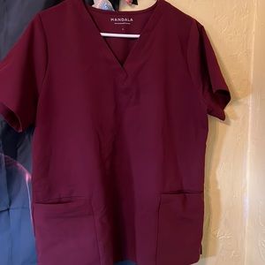 Mandala women’s scrubs set. Large 2 pocket top. Bottom Large petite